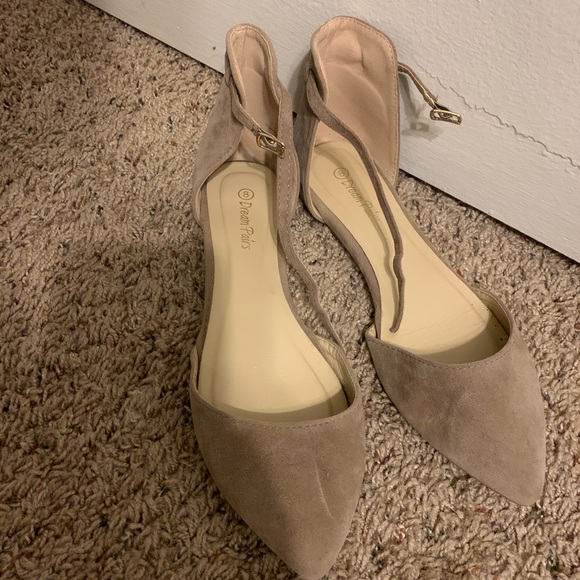 Tan flats - Picture 2 of 2